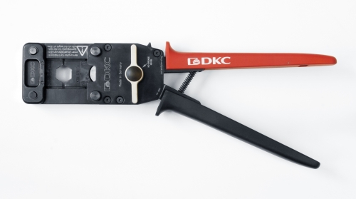 Клещи для обжима провода 10-120 кв. мм наконечником-гильзой, разъемом сменные матрицы | код 2ART120 | DKC Клещи для обжима провода 10-120 кв. мм наконечником-гильзой, разъемом сменные матрицы | код 2ART120 | DKC