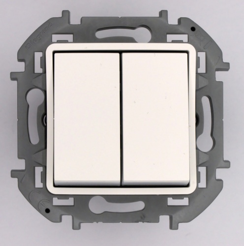 Переключатель модульный двухклавишный - INSPIRIA - 10 AX - 250 В - белый | код 673655 | LEGRAND Переключатель модульный двухклавишный - INSPIRIA - 10 AX - 250 В - белый | код 673655 | LEGRAND