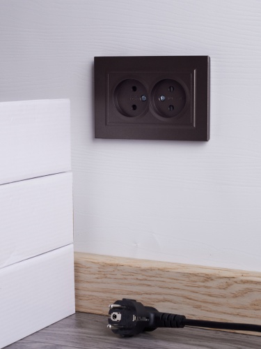 BRITE Роз. 2-я без з/к с з/ш 10А в сб. РСш12-2-БрТБ бр. IEK | код BR-R23-10-K45-F | IEK фото 6 BRITE Роз. 2-я без з/к с з/ш 10А в сб. РСш12-2-БрТБ бр. IEK | код BR-R23-10-K45-F | IEK фото 6