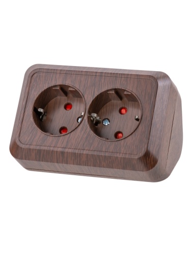 Розетка угловая двойная 2П+3 открытой установки с з/ш IP20 250В 16А бук Ладога TDM | код SQ1801-0343 | TDM