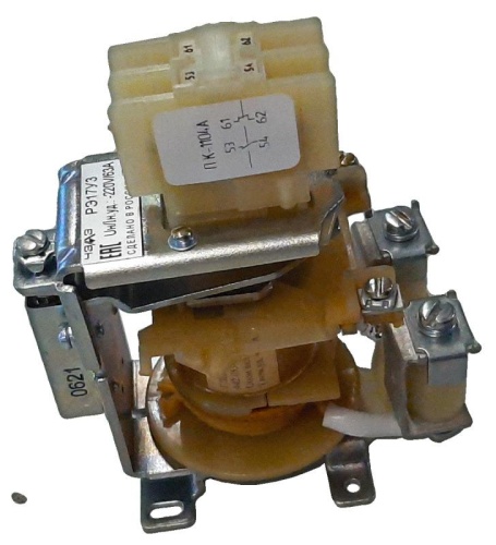 Реле напряжения РЭ-17-220В(вкл. обм.) / 16А (удерж. обм. тока) 1 З +1 Р | код A8119-77945520 | ЧЭАЗ