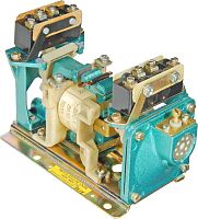 Реле времени пневматическое РВП-72 3222 240В 50Гц, задержка на отключение + контакт мгновенного действия, 0,4...180с, 10А, 1з+1р с выдержкой времени и 1з+1р мгновенного действия, УХЛ4 | код A8014-76916392 | РЕЛЕ И АВТОМАТИКА