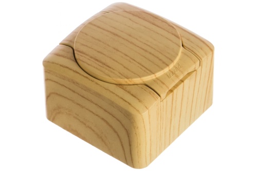 Розетка 1-м ОП с крышкой VIOLA с заземл. беленый дуб LEZARD 751-5200-123