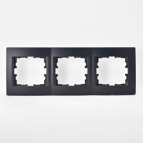 Рамка 3-ая горизонтальная б/вст чёрный бархат (10шт/120шт) KARINA | код 707-4200-148 | Lezard Рамка 3-ая горизонтальная б/вст чёрный бархат (10шт/120шт) KARINA | код 707-4200-148 | Lezard