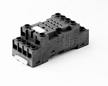 Розетка с винтовыми клеммами (под шайбу) для реле 55.32, таймера 85.02, применяются модули 99.01, в комплекте металлическая клипса 094.71, версия: черный цвет (заказ минимум/кратно 1000шт) | код 94720SMA | FINDER