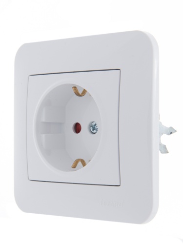 KARINA Розетка с защитой от детей керамика белая (10шт/120шт) | код 707-0288-124 | Lezard