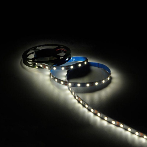 Лента светодиодная LED 2835/60-SMD 4.8 Вт/м 210 лм/м 3000К DC 12В IP20 8мм комплект лента и драйвер (блистер 5м) Black Gauss | код 312400148 | Gauss фото 4