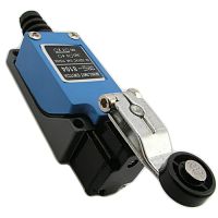 Выключатель путевой с поворотным рычажным роликом RUICHI KZ-8104, NO-NC (4P), IP64, 5 А, 250 В, 15 мОм, корпус из сплава алюминия и цинка, головка пластмассовая | код 71474 | Ruichi