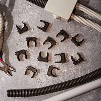 Крепеж-клипса для монтажного пистолета 25 мм, черная (50 шт/уп), REXANT | код 28-0425-2 | REXANT