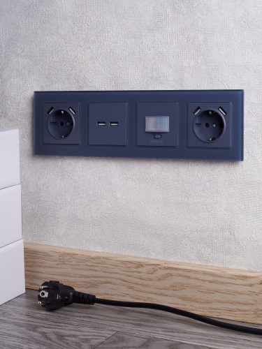 BRITE Роз. с з/к/ш 16А с USB A+A 3,1А РЮш10-2-БрМ мар. IEK | код BR-R14-16-U21-D31-K35 | IEK фото 4