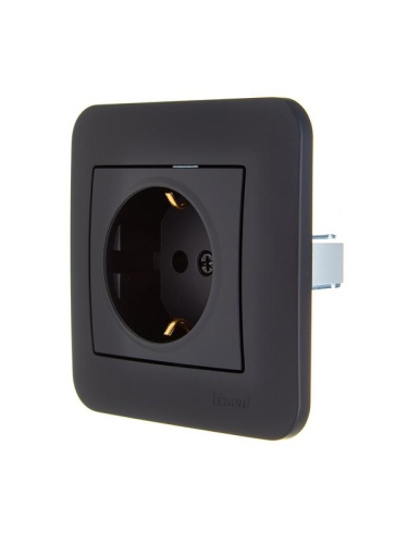 Розетка 1-м СП ASTI 16А IP20 с заземл. термопласт в сборе черн. бархат. LEZARD 7081-4242-122B фото 3 Розетка 1-м СП ASTI 16А IP20 с заземл. термопласт в сборе черн. бархат. LEZARD 7081-4242-122B фото 3