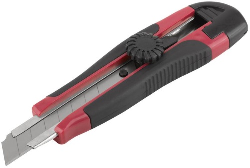 Нож технический "Стронг" 18мм усилен. прорезиненный вращ. прижим КУРС 10180