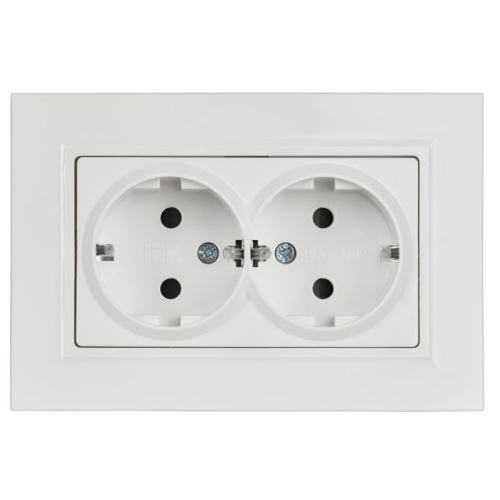 Розетка 2-м СП BRITE РСшПл12-3-БрБ 16А в сборе с заземл. защ. шторки плоская бел. IEK BR-R28-16-K01-F
