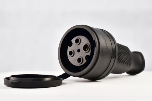 Штепсельный разъем трехфазный 3Р+Е 3х32А 380В (каучук) | код 332-0100-0203/203 | Lezard