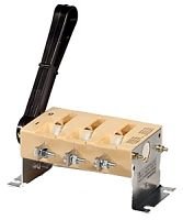 Выключатель-разъединитель ВР32-37 А 31240-00 УХЛ3, 400А, несъёмная передняя смещённая рукоятка, 3-х полюсный на одно направление, с дугогасительными камерами, IP00, (ЭТ) | код ET010843 | Электротехник