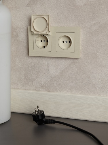 BRITE Рамка 2-мест. РУ-2-Бр беж. рифленый IEK | код BR-M22-51-K10 | IEK фото 3 BRITE Рамка 2-мест. РУ-2-Бр беж. рифленый IEK | код BR-M22-51-K10 | IEK фото 3